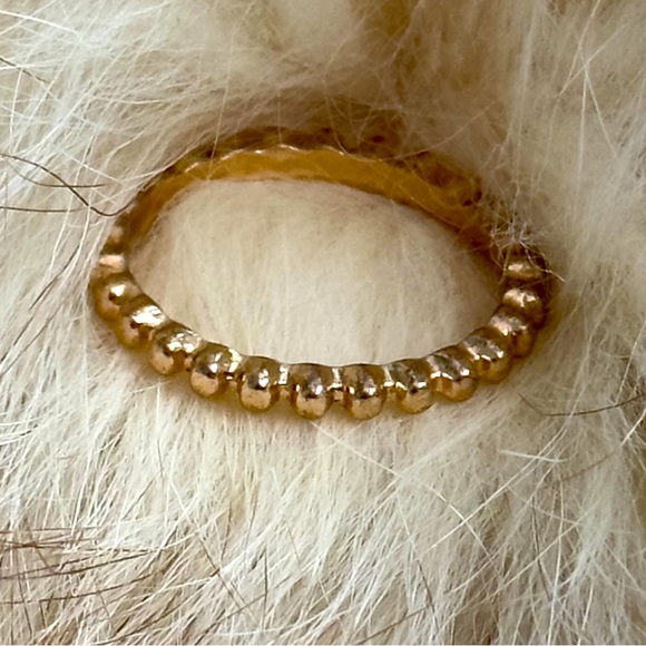 Gold tone ring - Picture 1 of 1